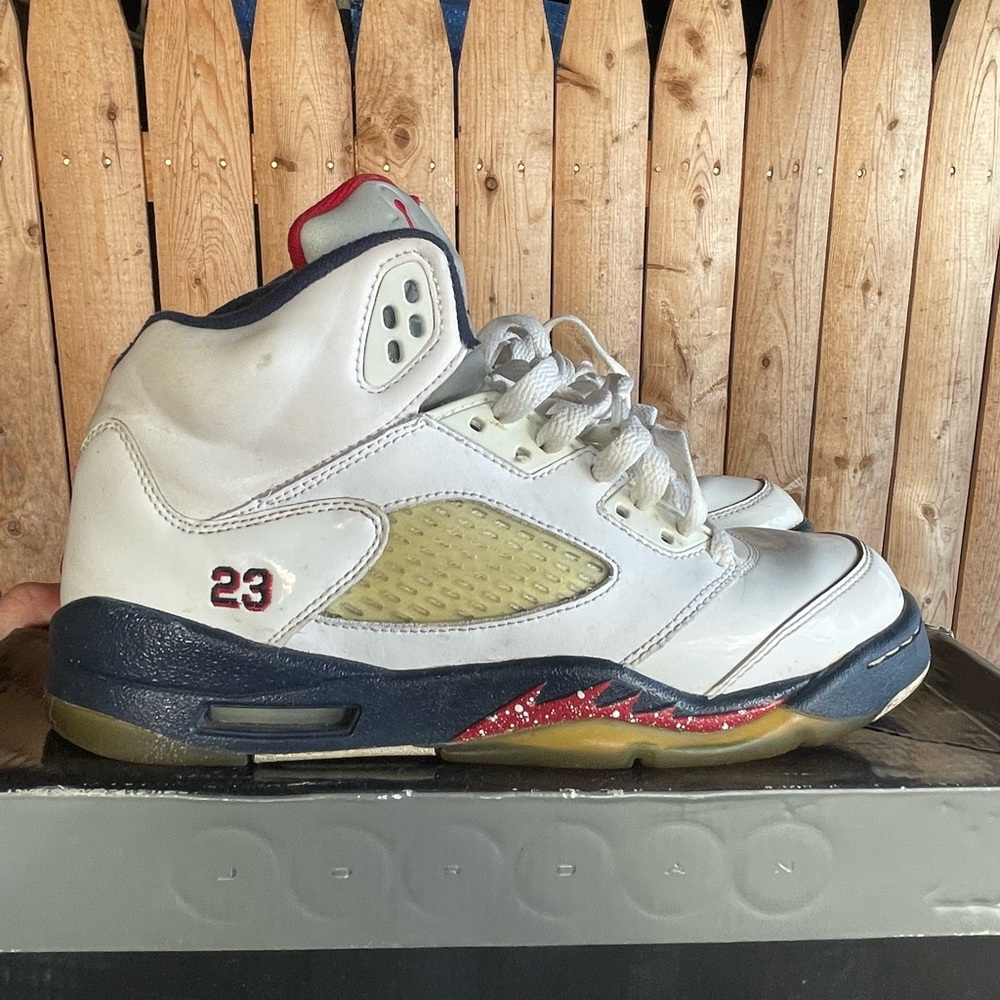 Air Jordan 2012 jordan independence 5s White and Navy Sneakers